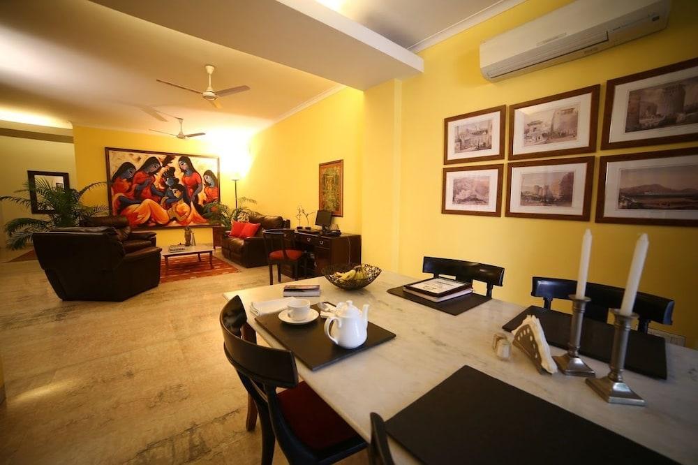 Colonel's Retreat New Delhi